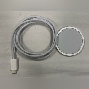 Apple MagSafe Charger (1m) ​​​​​- USB-C